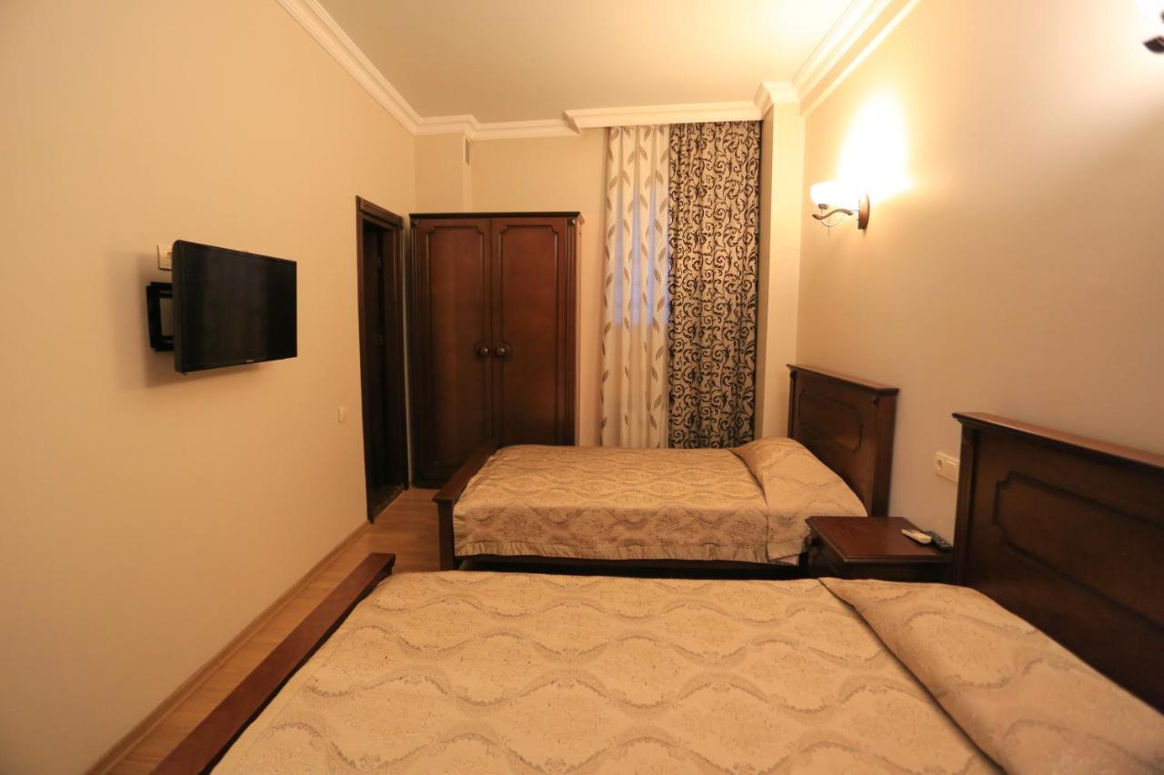 Eiffel Hotel Batumi Exterior photo